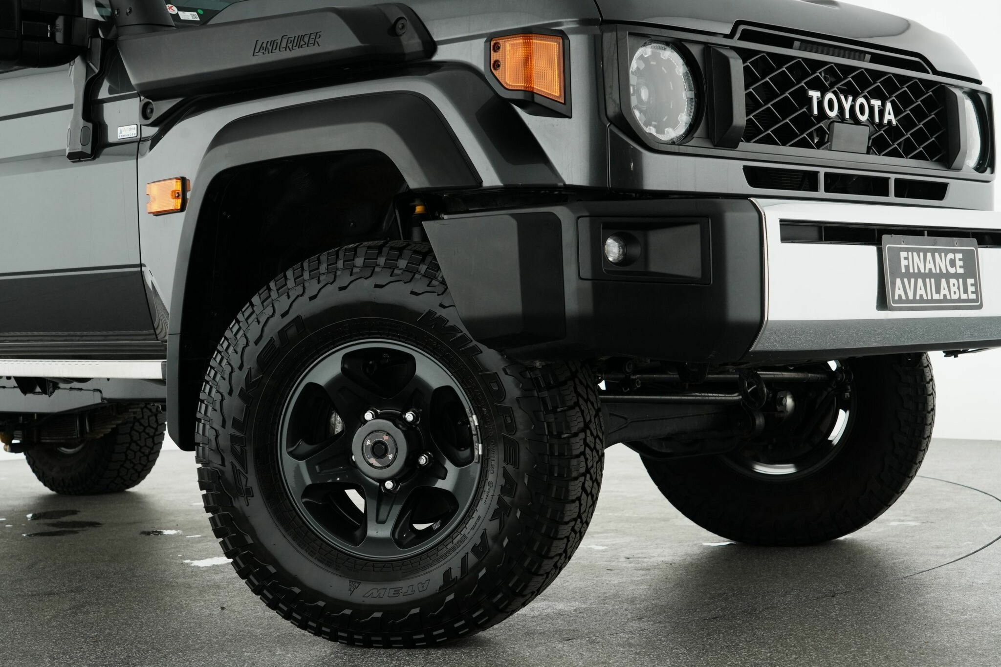 Toyota Landcruiser image 2