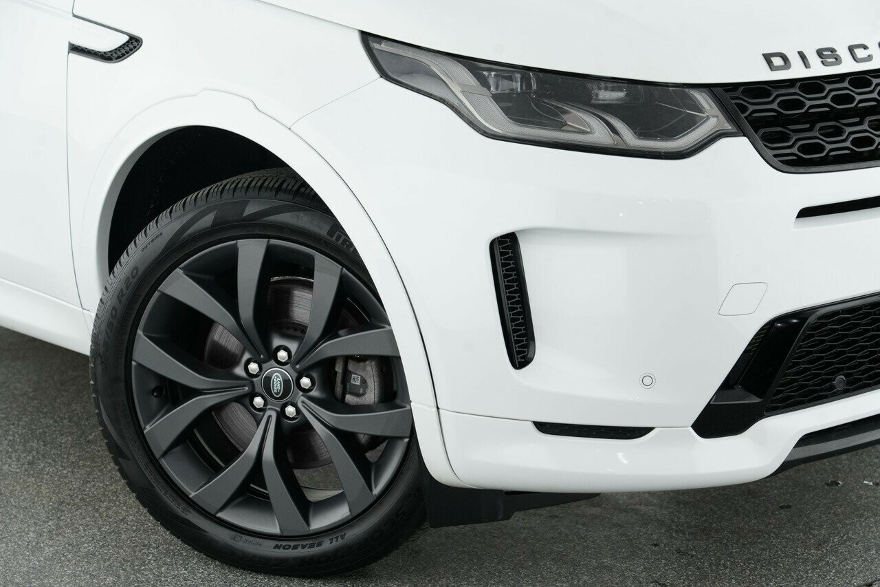 Land Rover Discovery Sport image 2