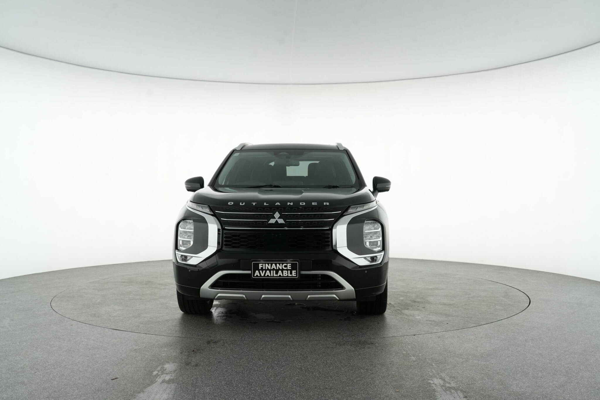 Mitsubishi Outlander image 3