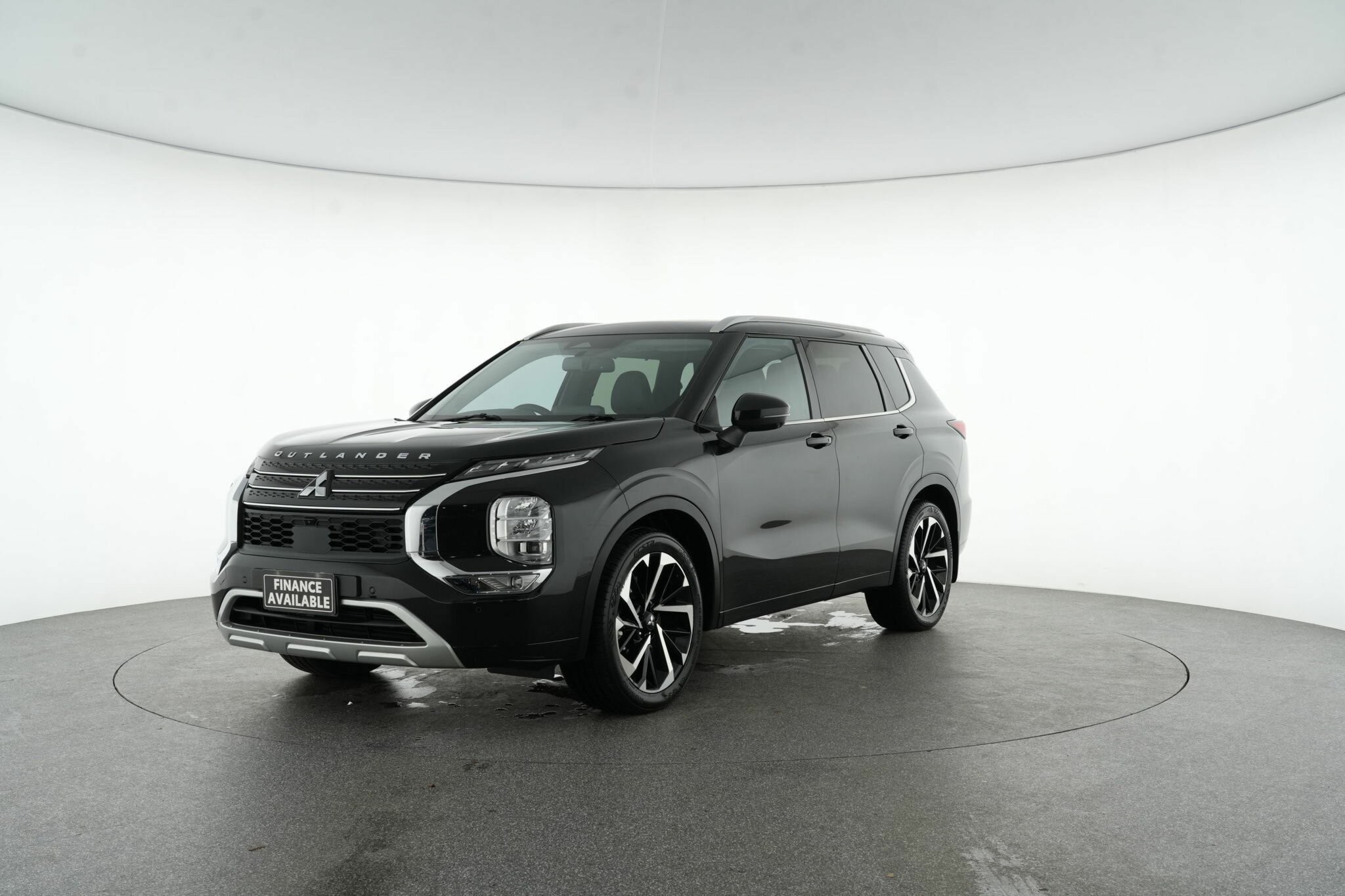 Mitsubishi Outlander image 4