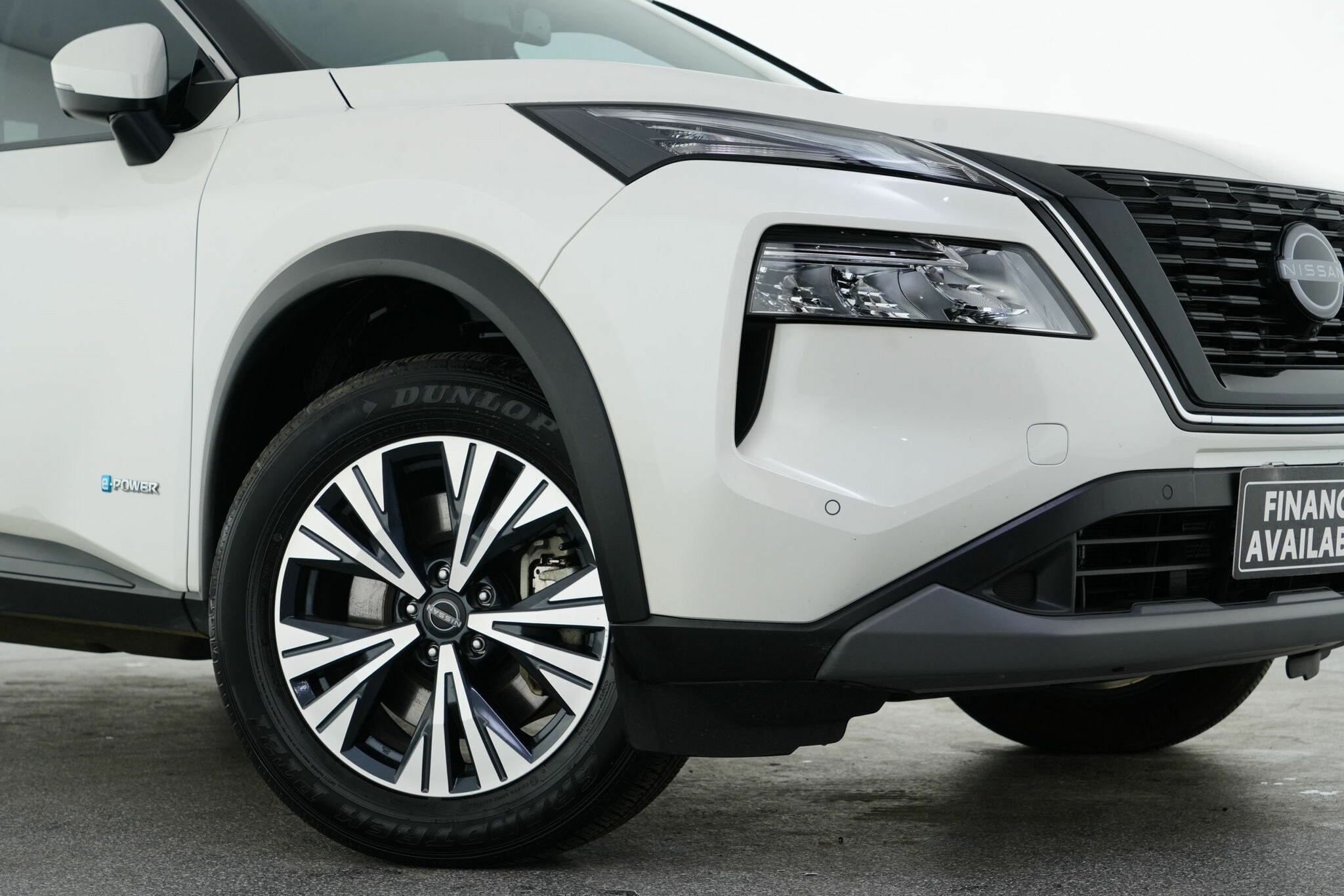 Nissan X-trail image 2