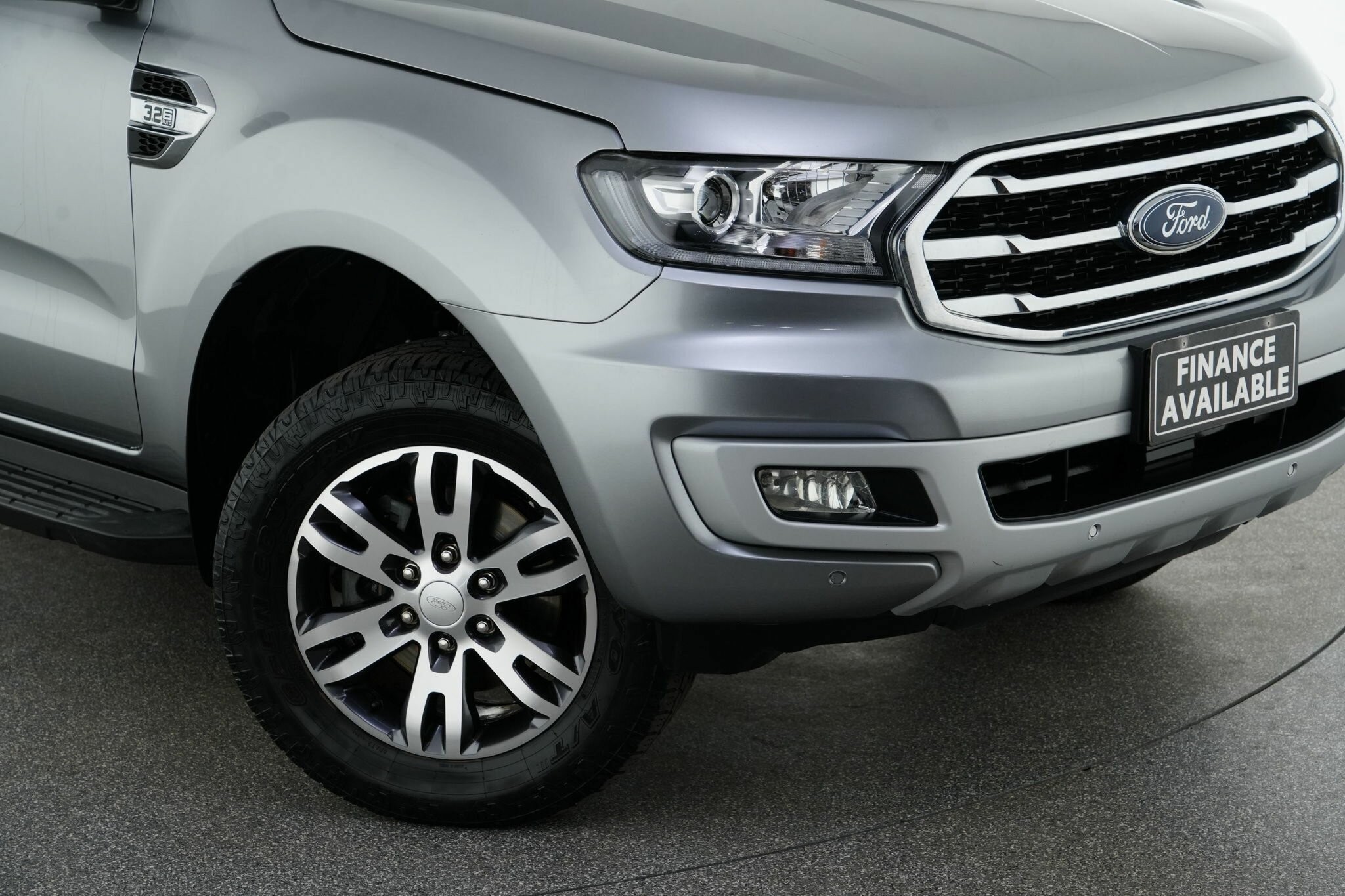 Ford Everest image 2