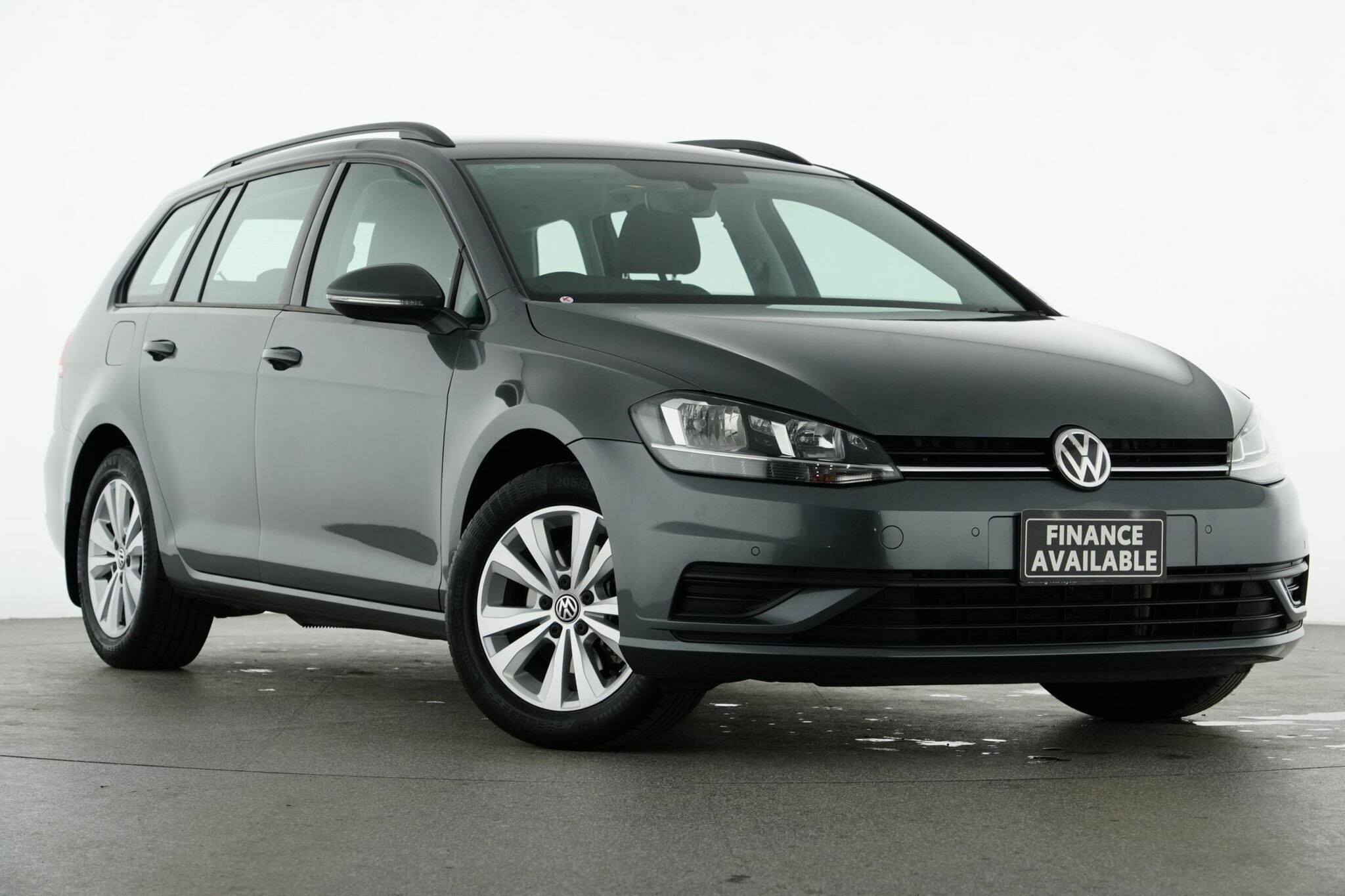 Volkswagen Golf image 1