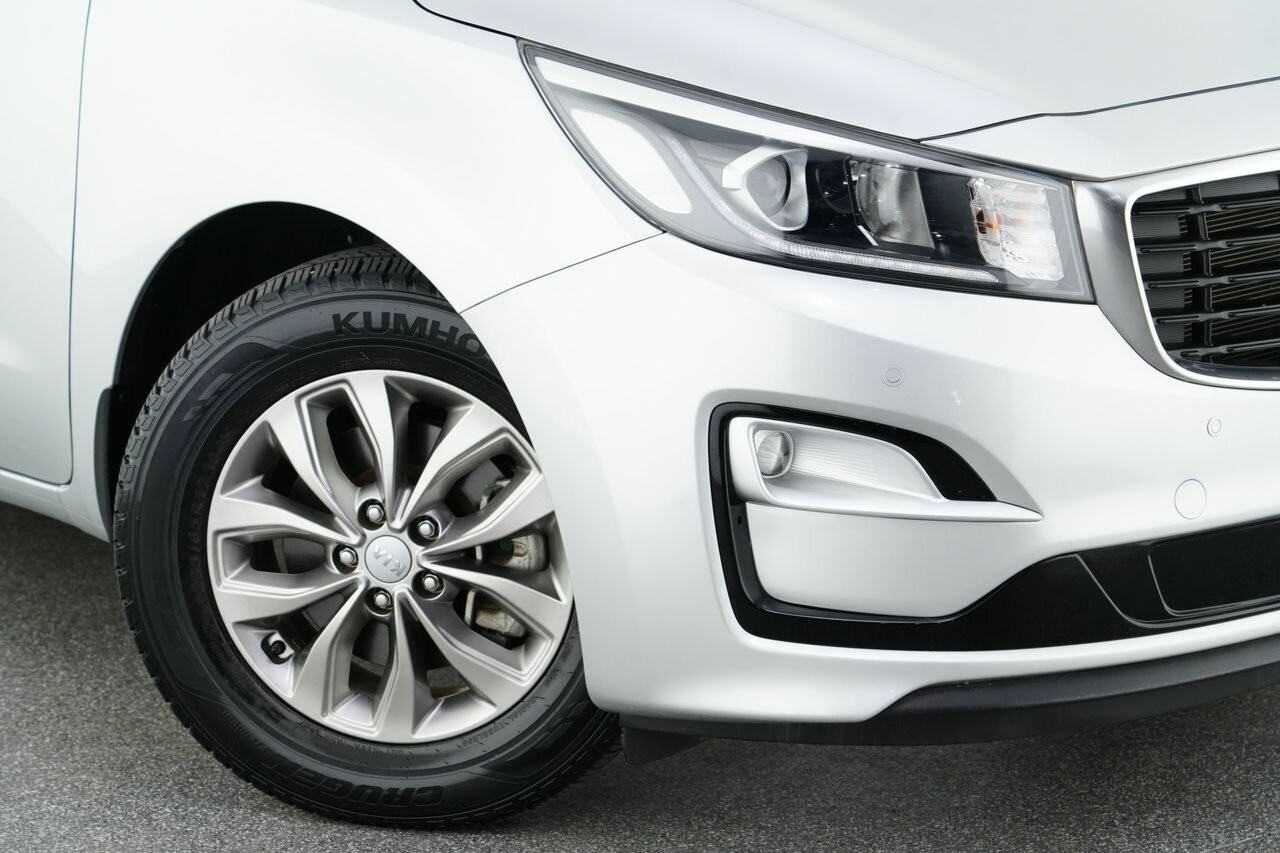 Kia Carnival image 2