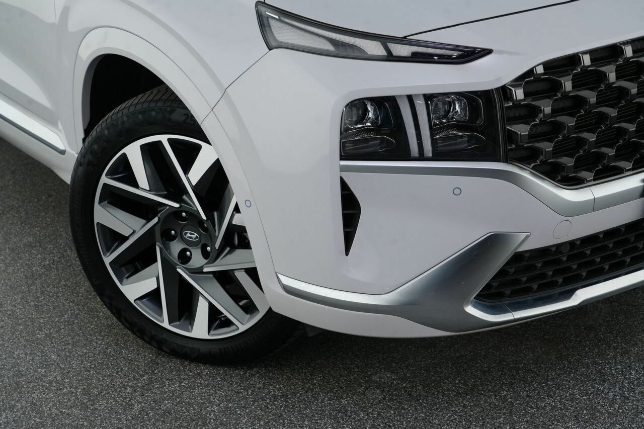 Hyundai Santa Fe image 2