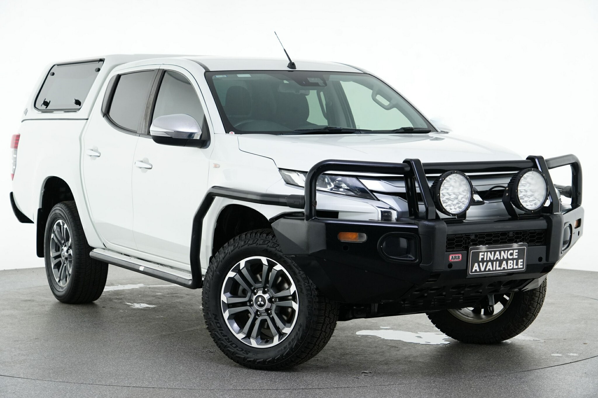 Mitsubishi Triton image 1