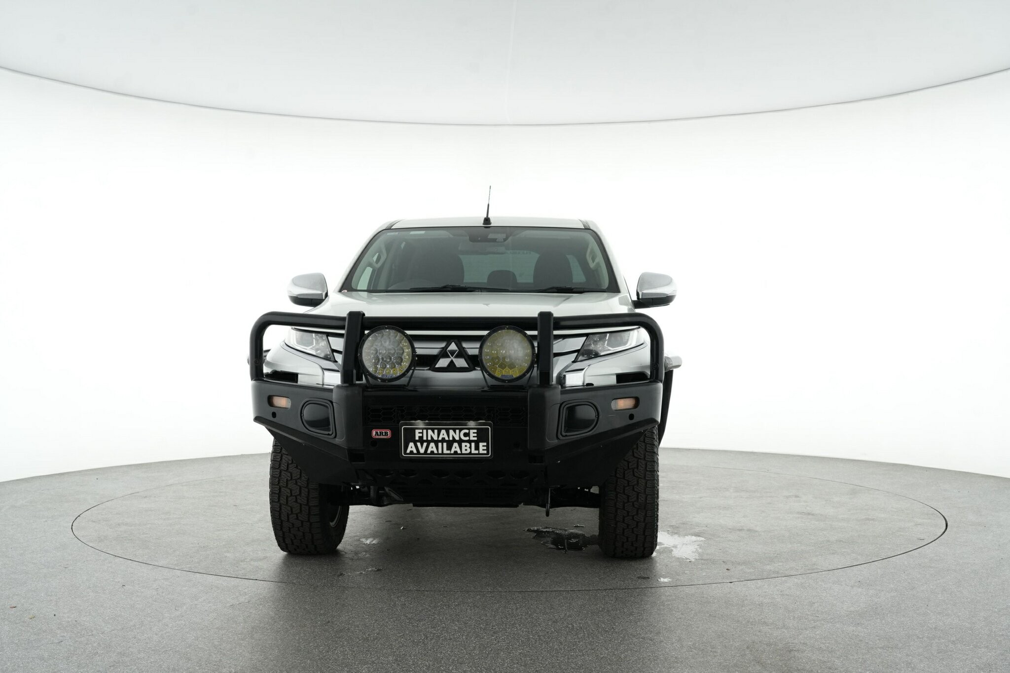 Mitsubishi Triton image 3
