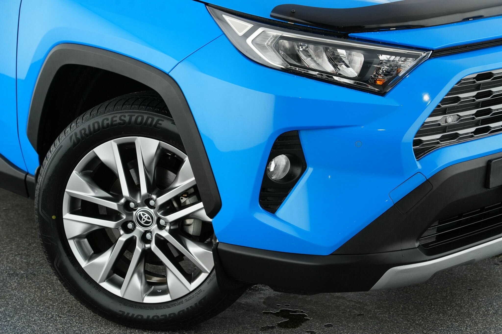 Toyota Rav4 image 2