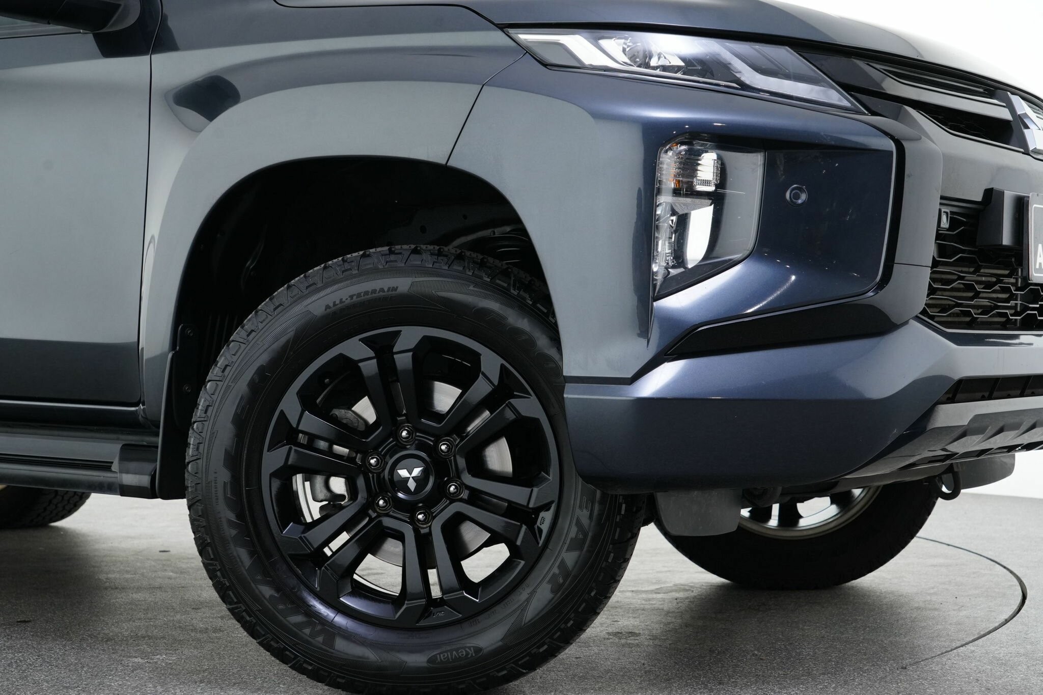 Mitsubishi Triton image 2