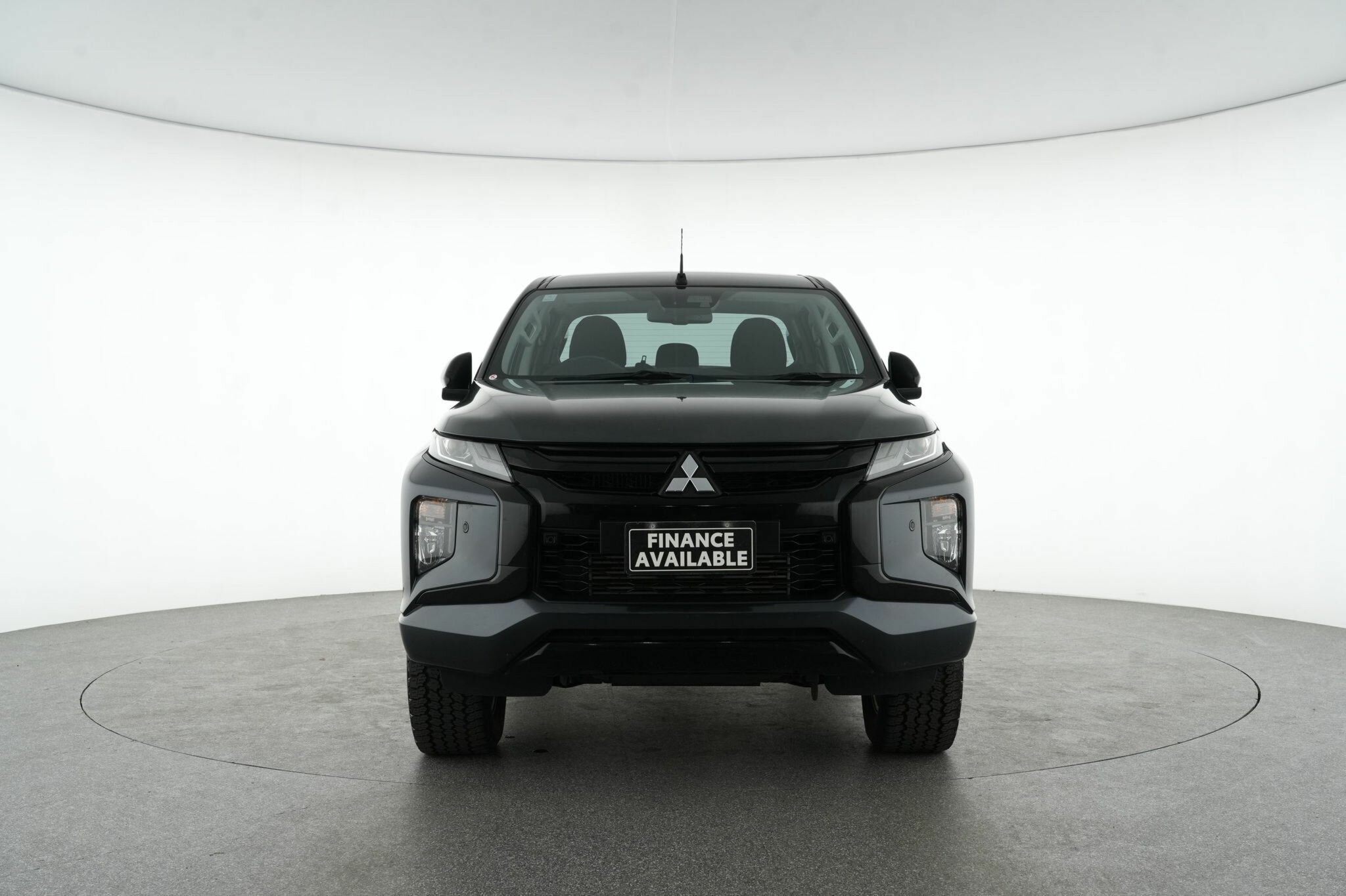 Mitsubishi Triton image 3