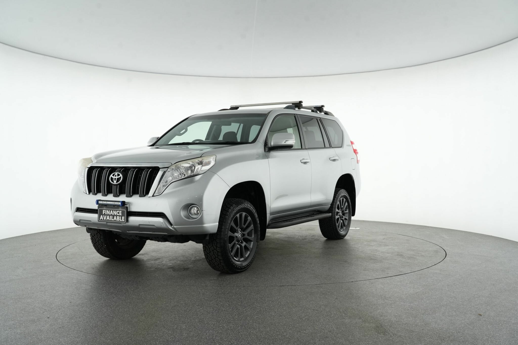 Toyota Landcruiser Prado image 4