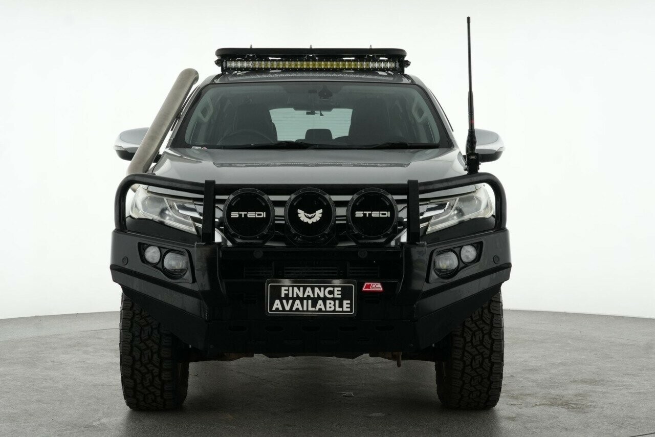 Mitsubishi Pajero Sport image 3