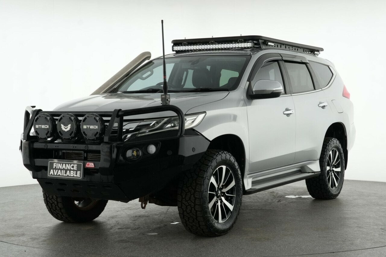 Mitsubishi Pajero Sport image 4