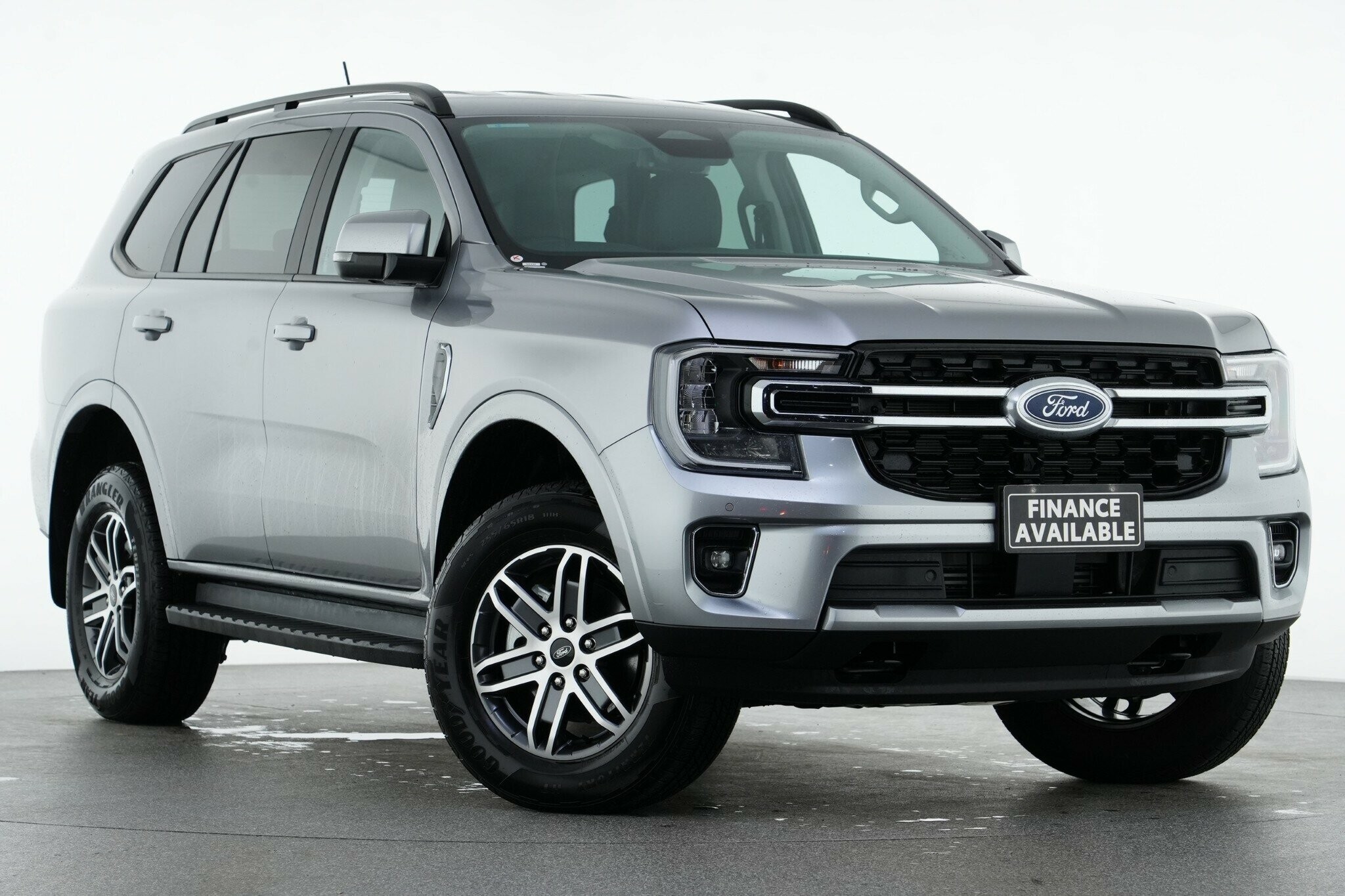 Ford Everest image 1