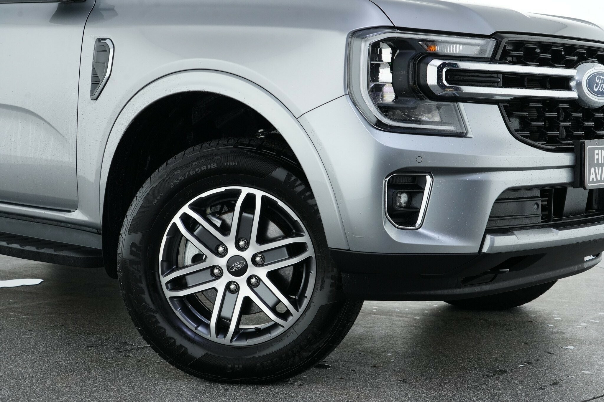 Ford Everest image 2
