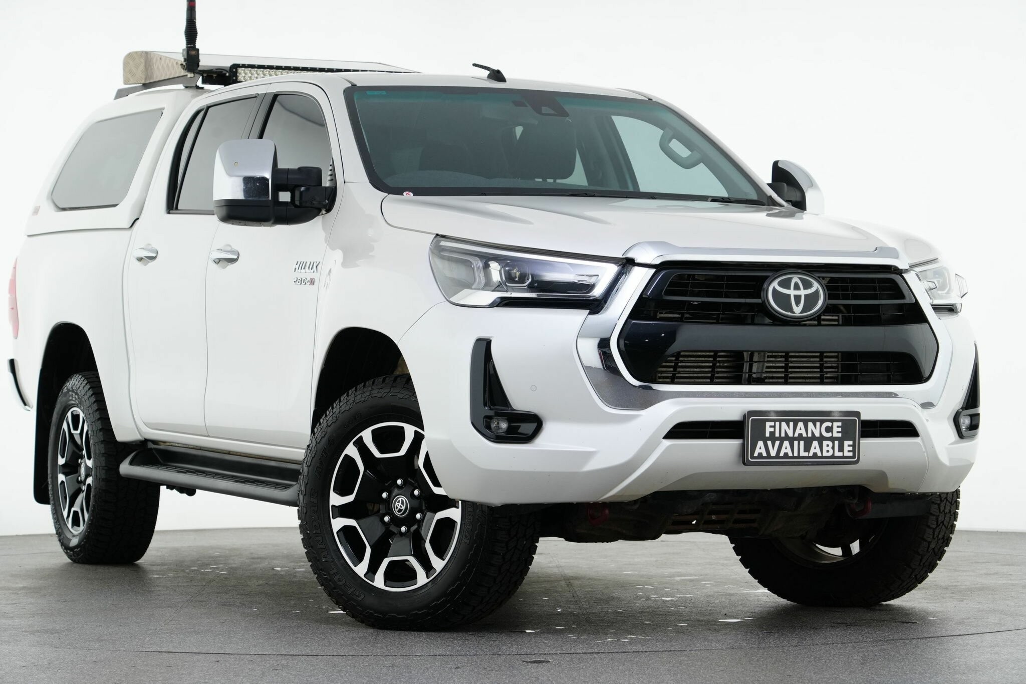 Toyota Hilux image 1