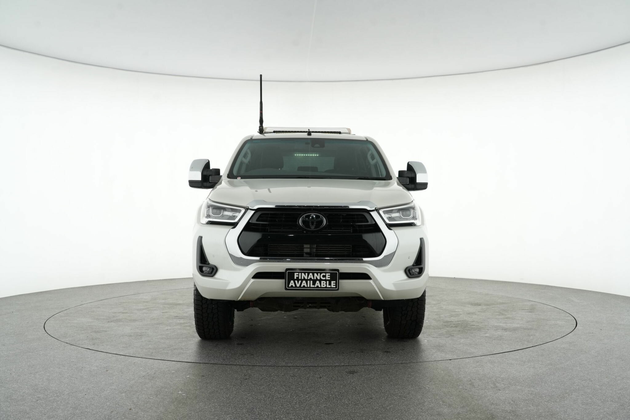 Toyota Hilux image 3
