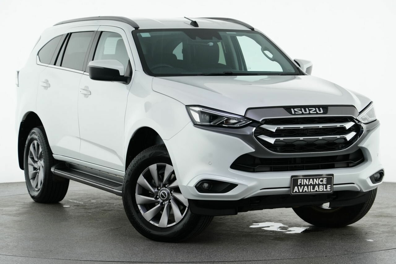 Isuzu Mu-x image 1