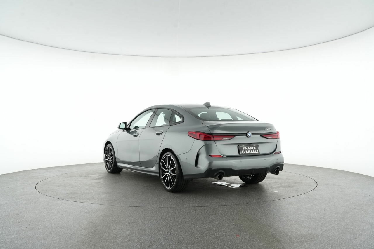 BMW 2 Series image 4