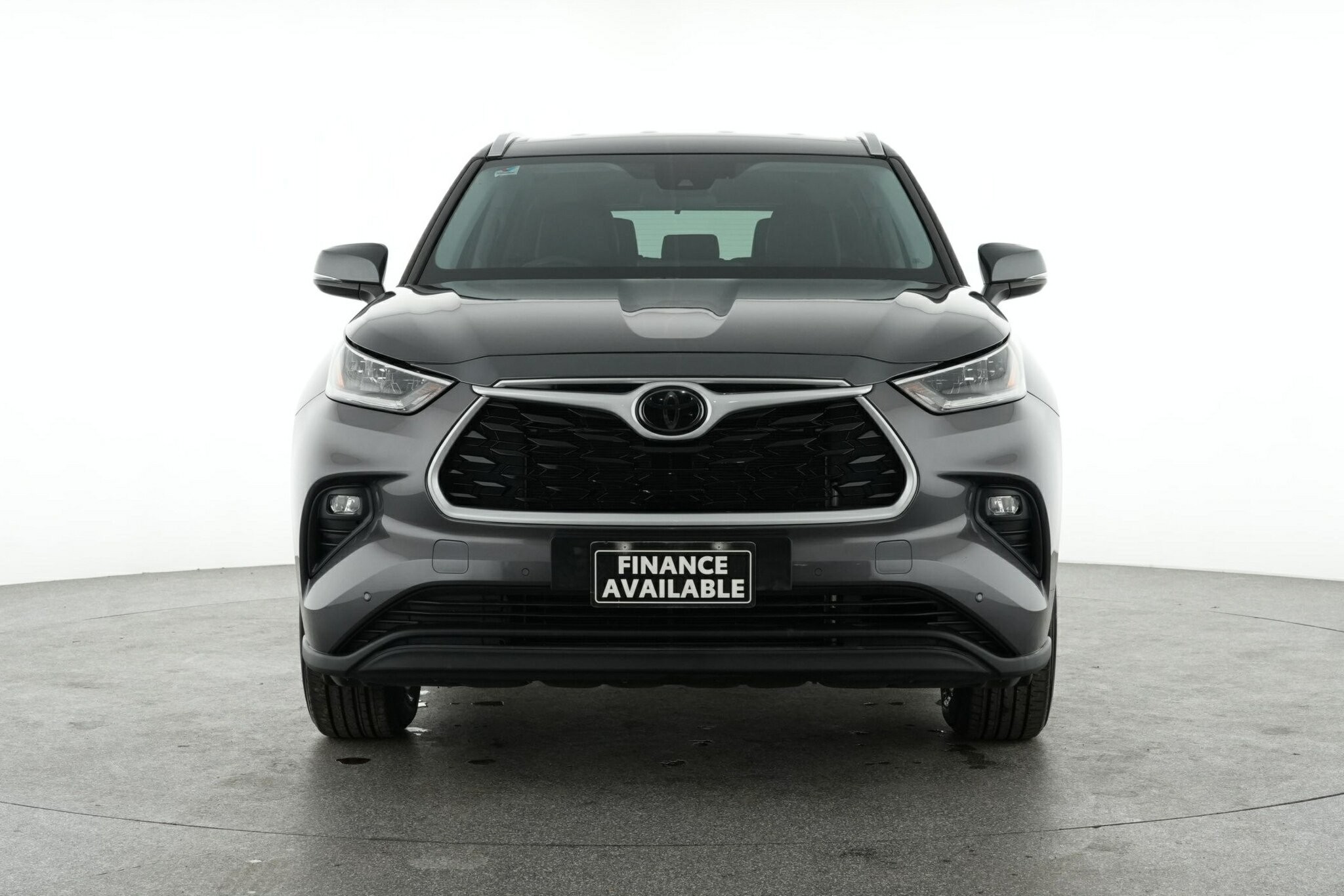 Toyota Kluger image 3
