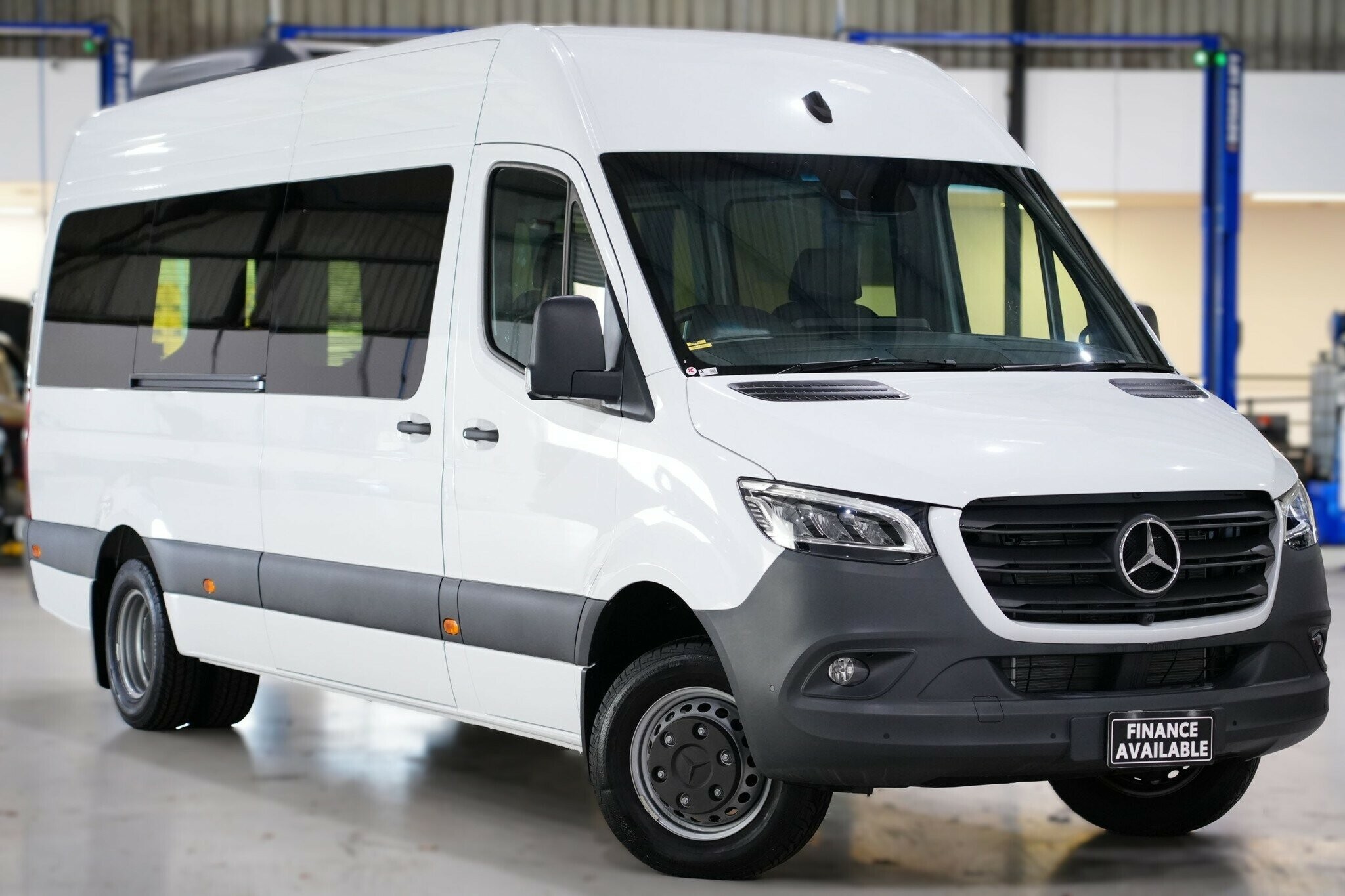 Mercedes Benz Sprinter image 1