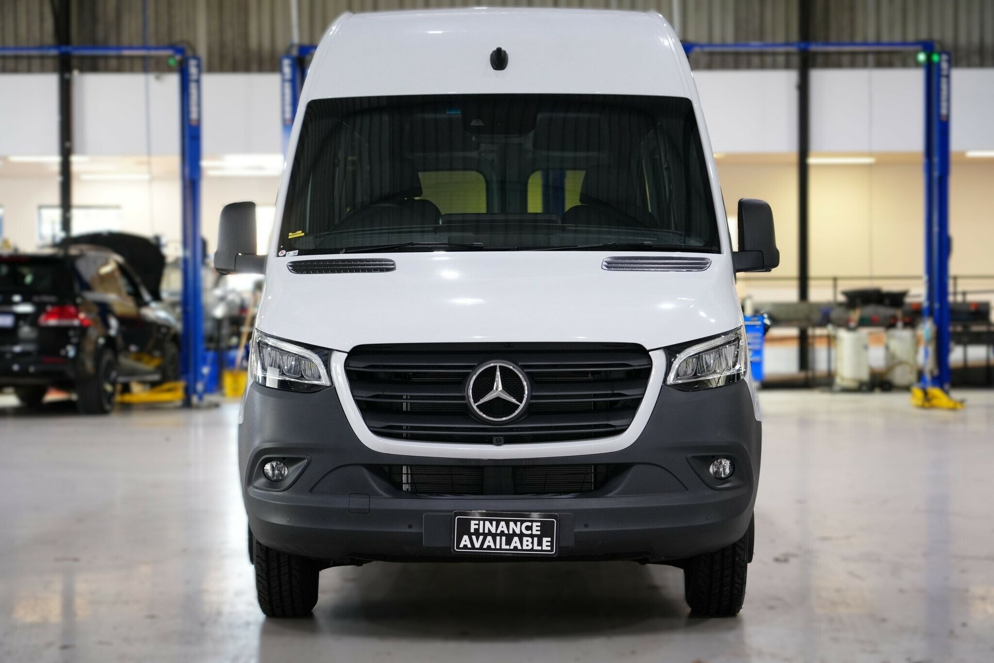 Mercedes Benz Sprinter image 3