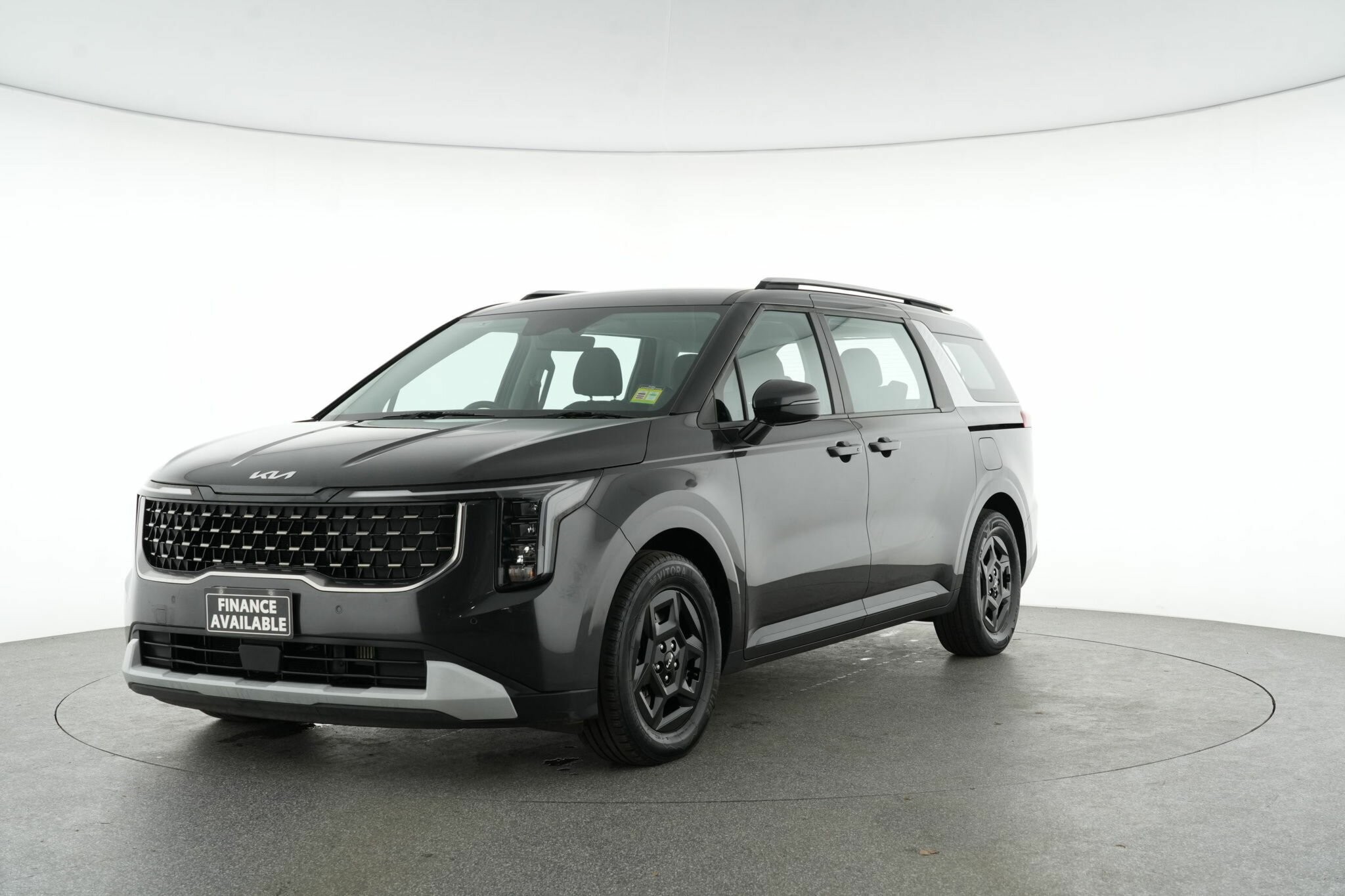 Kia Carnival image 4