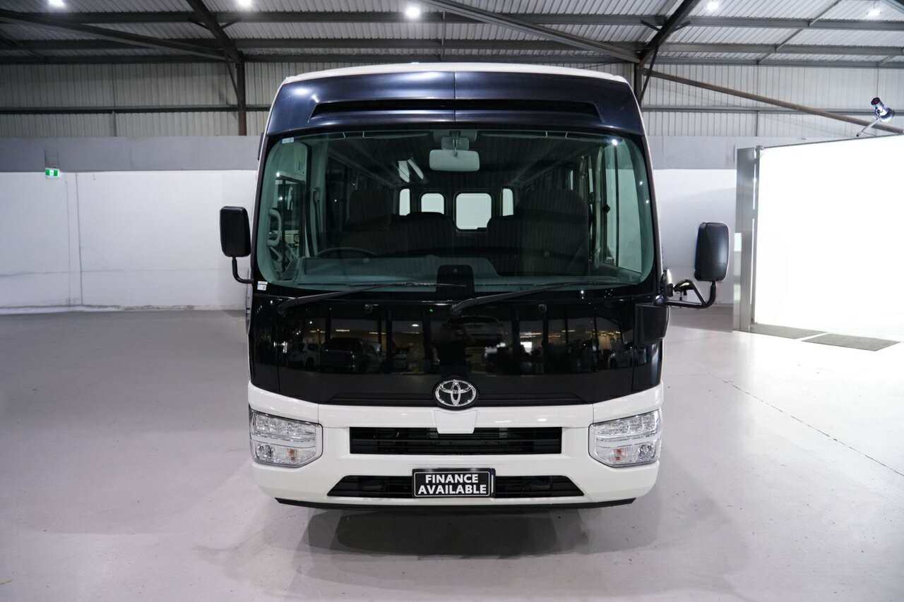 Toyota Coaster 2.8l Diesel 6at Deluxe image 2