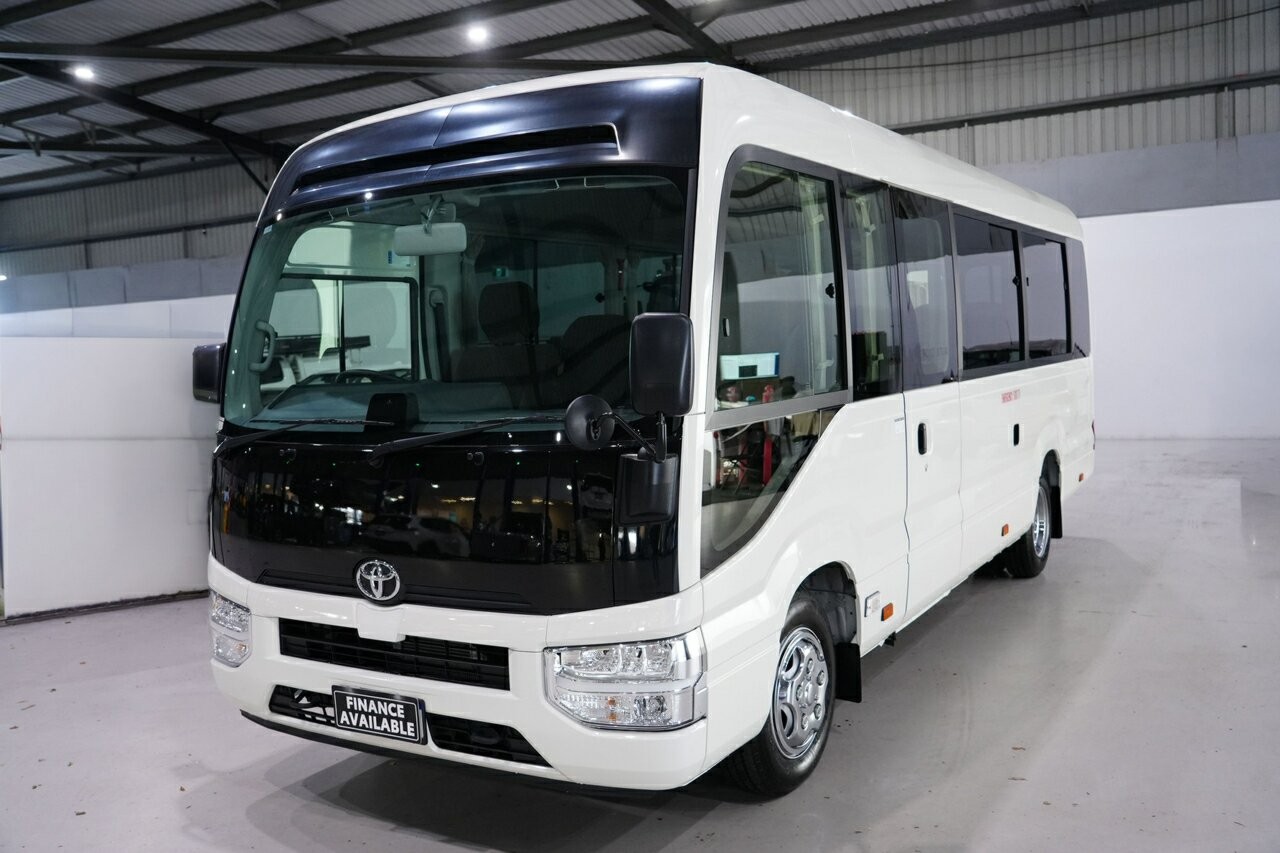 Toyota Coaster 2.8l Diesel 6at Deluxe image 3