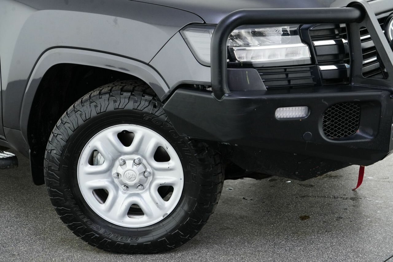 Toyota Landcruiser image 2