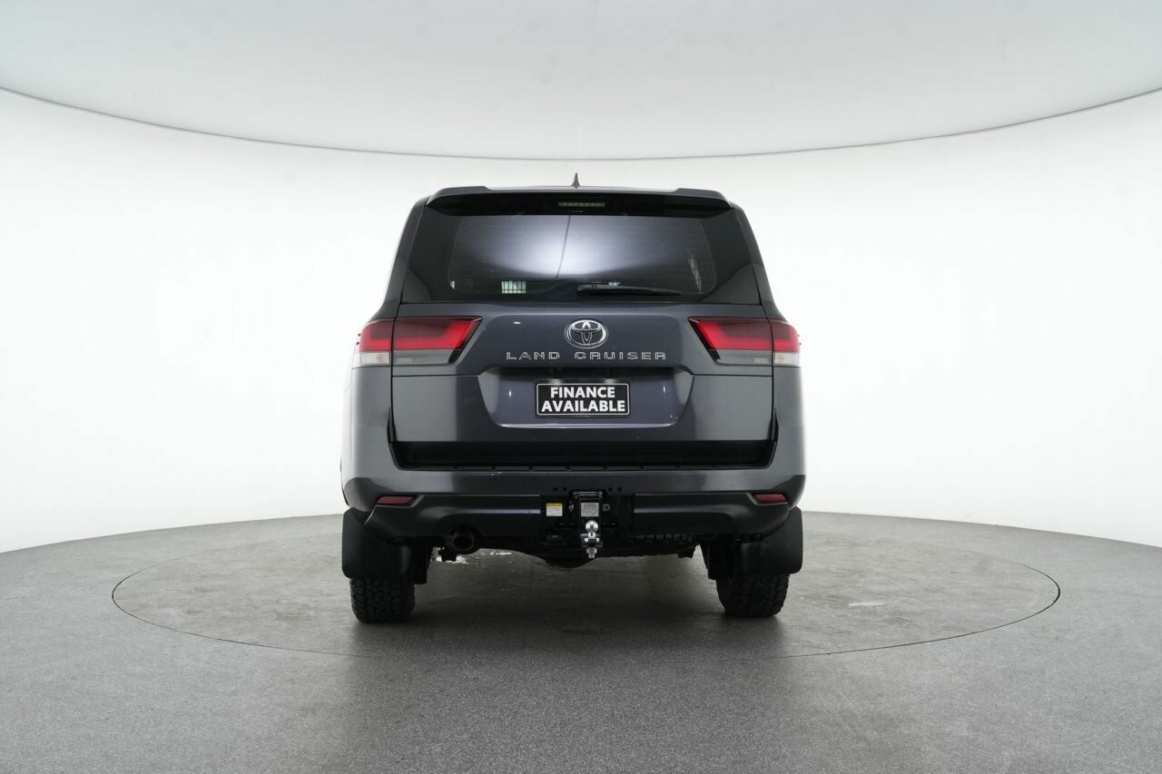 Toyota Landcruiser image 3