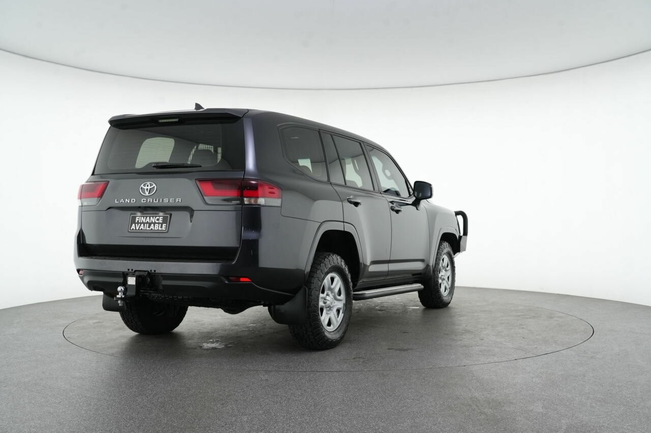 Toyota Landcruiser image 4