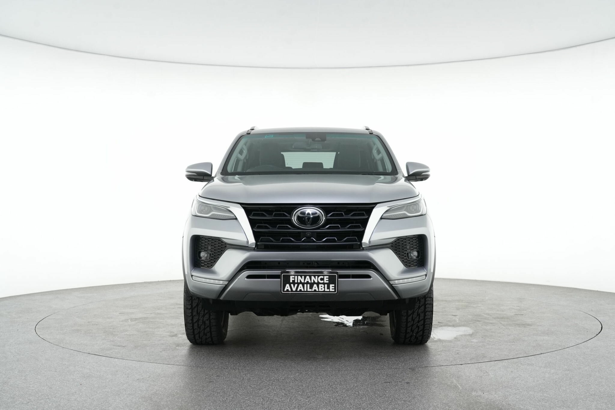 Toyota Fortuner image 3