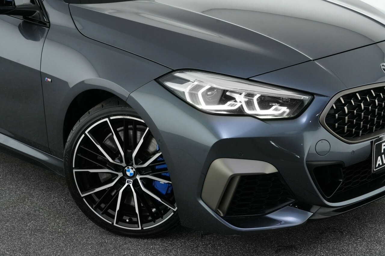 BMW 2 Series image 2