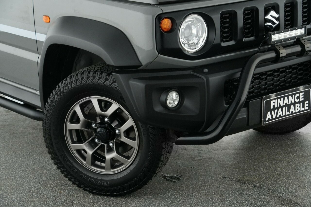 Suzuki Jimny image 2