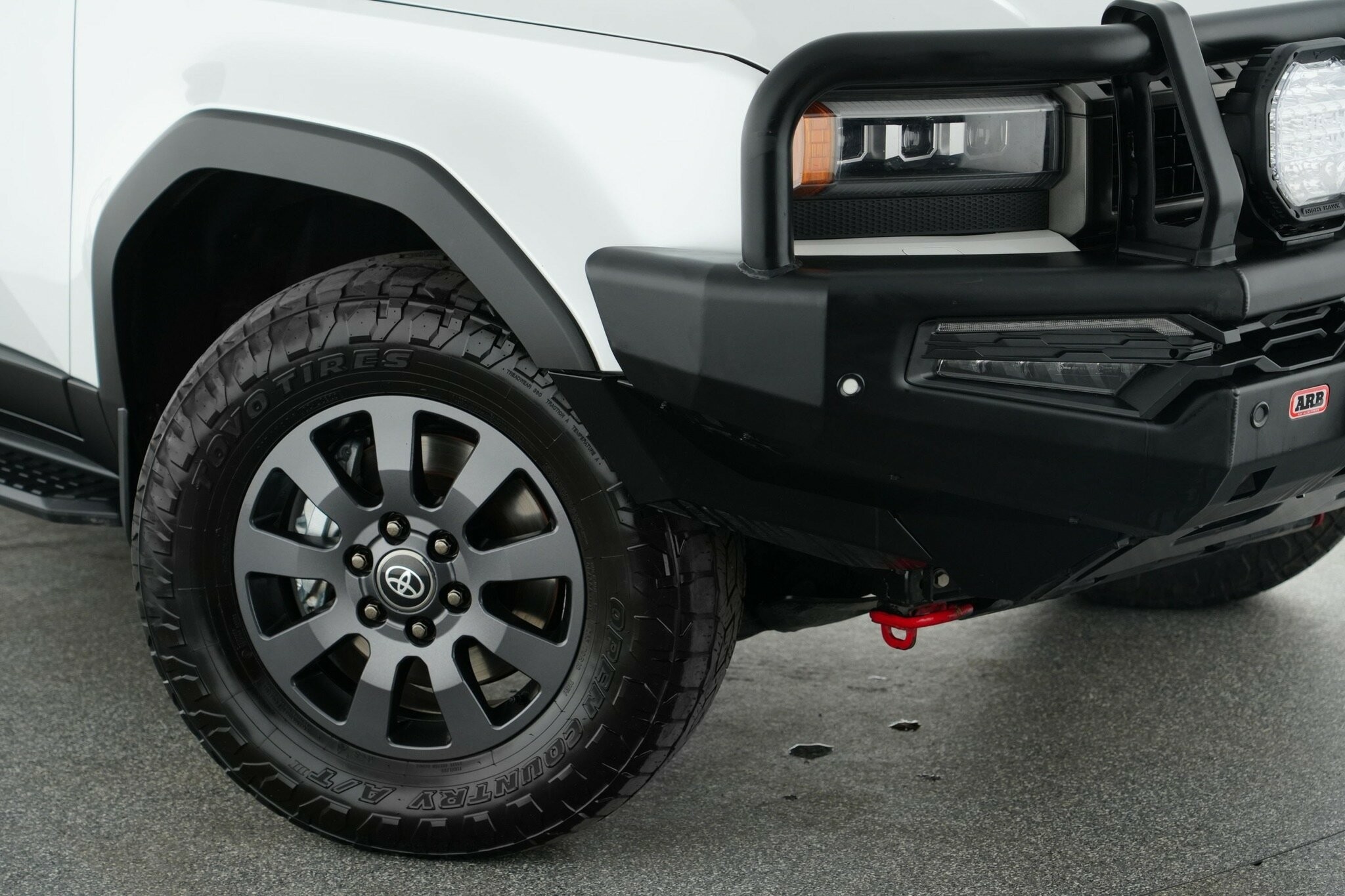 Toyota Landcruiser Prado image 2