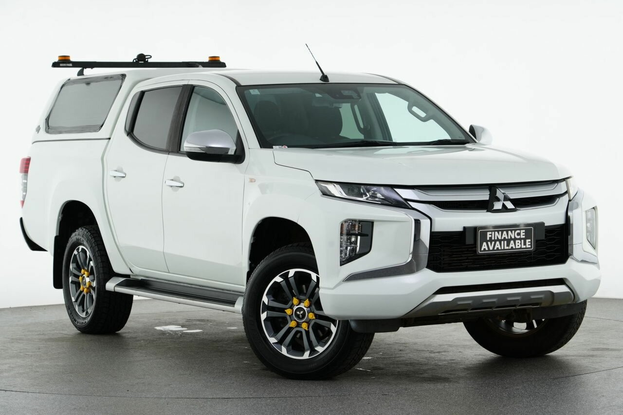 Mitsubishi Triton image 1