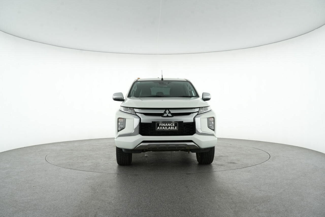 Mitsubishi Triton image 3