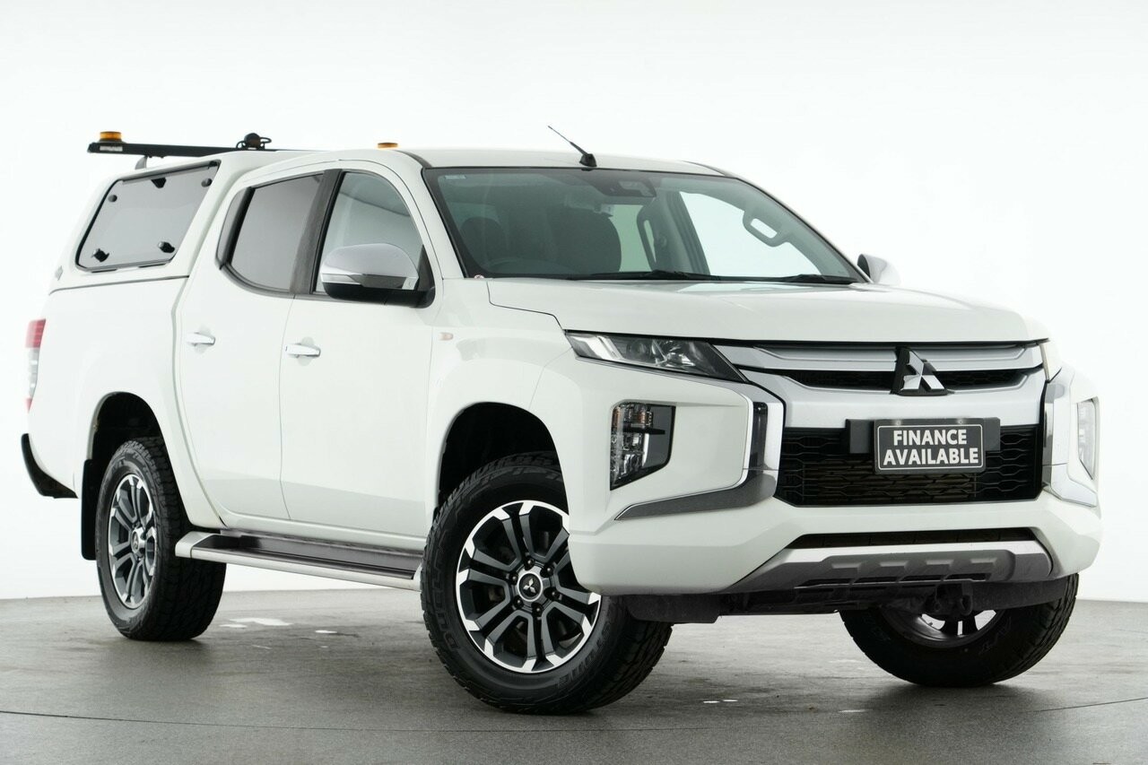 Mitsubishi Triton image 1