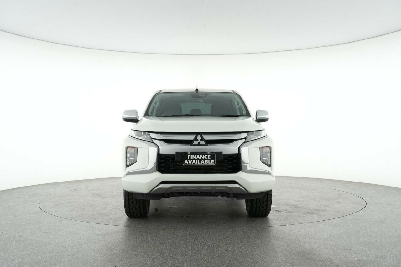 Mitsubishi Triton image 3