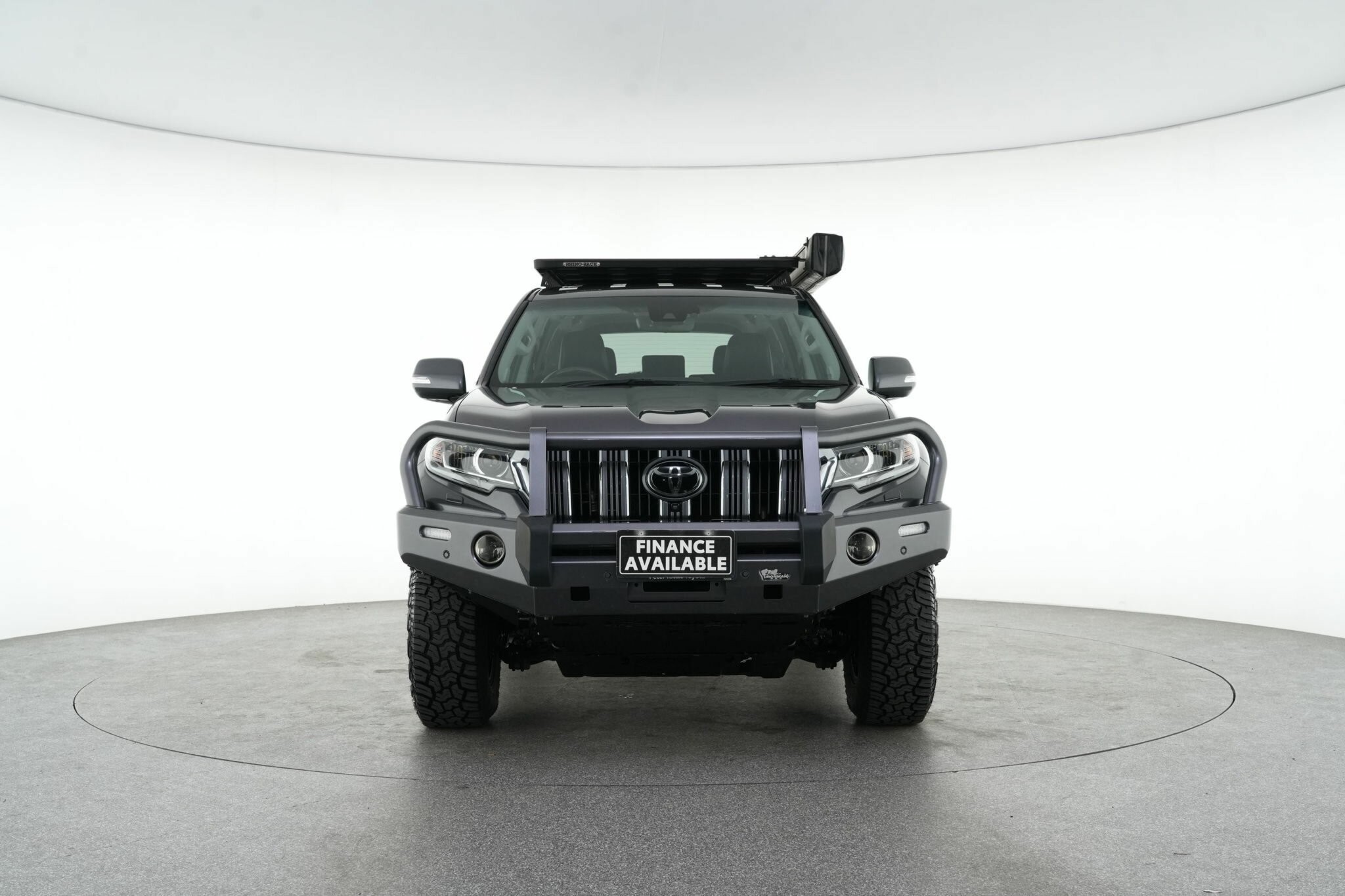 Toyota Landcruiser Prado image 3