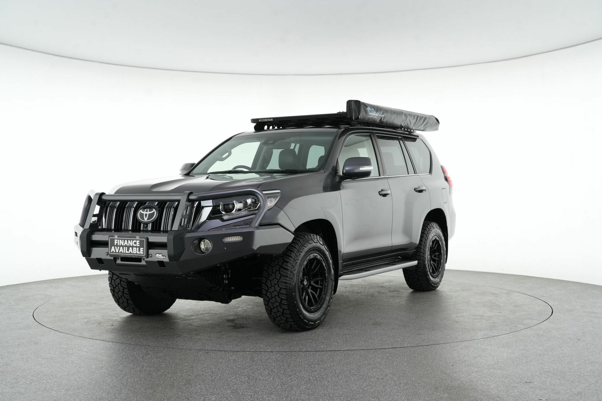 Toyota Landcruiser Prado image 4
