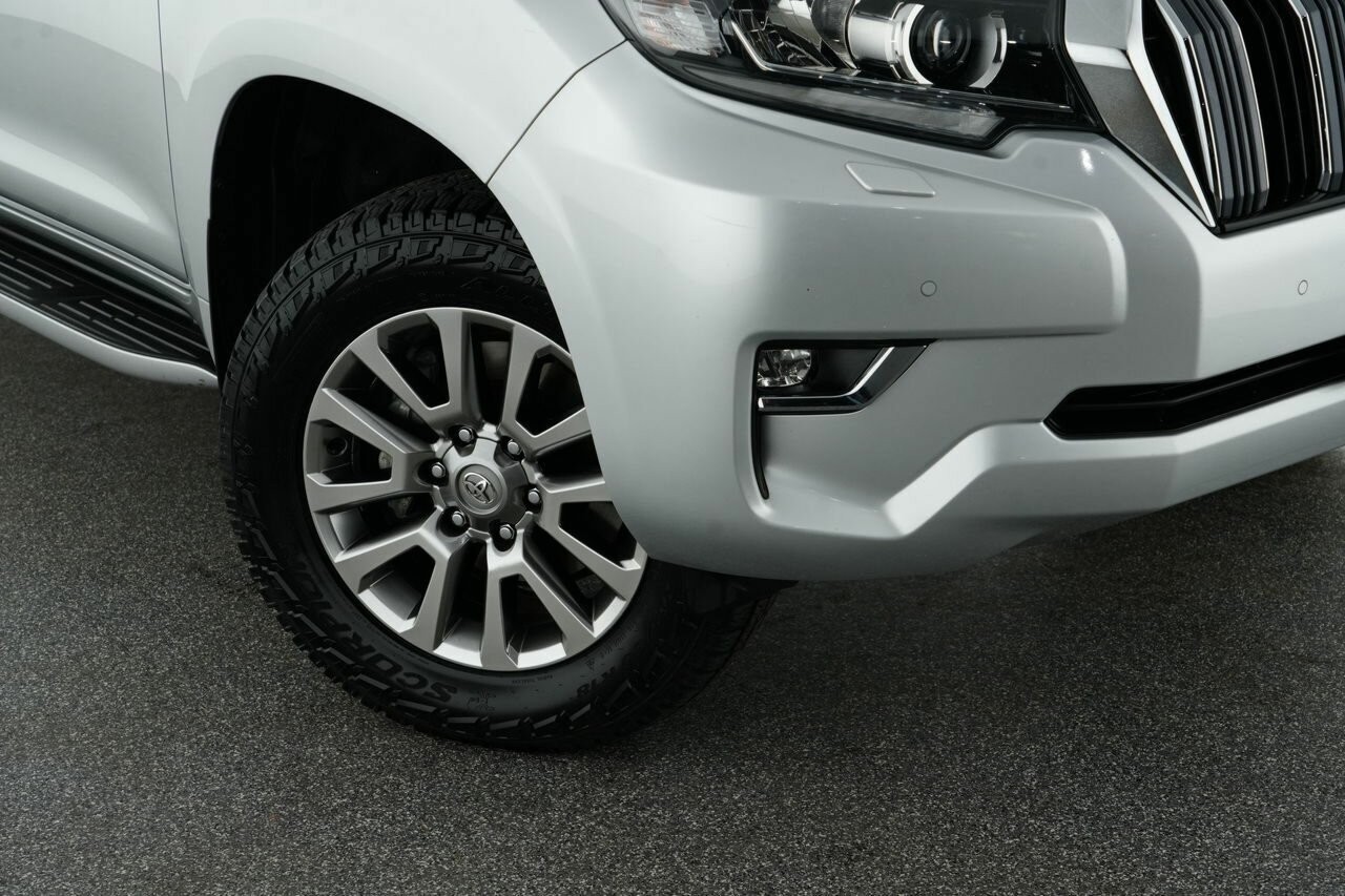 Toyota Landcruiser Prado image 2