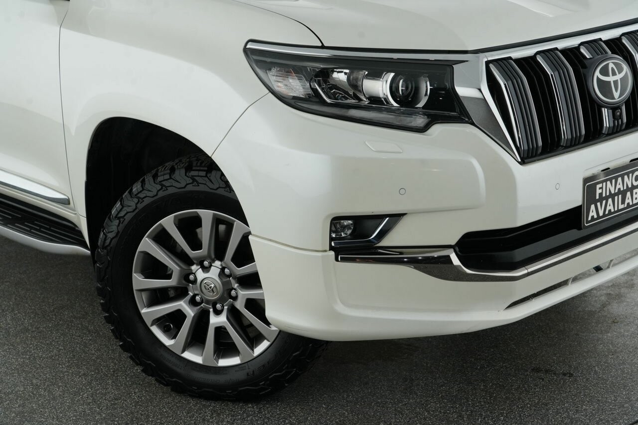 Toyota Landcruiser Prado image 2