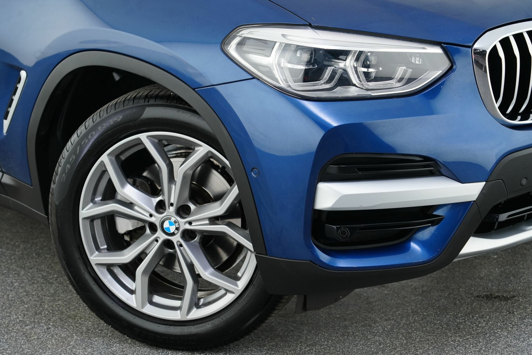 BMW X3 image 2