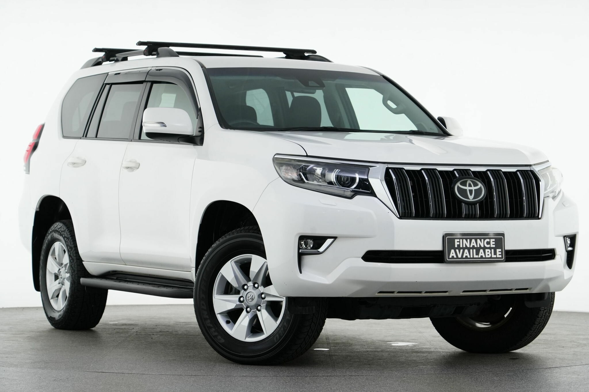 Toyota Landcruiser Prado image 1