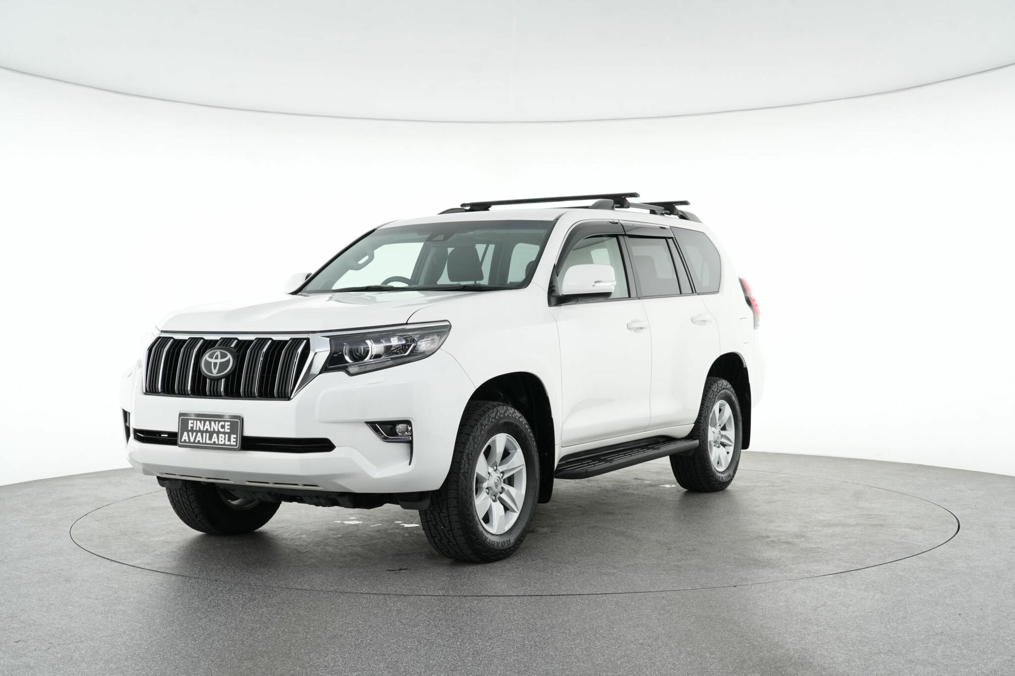 Toyota Landcruiser Prado image 4