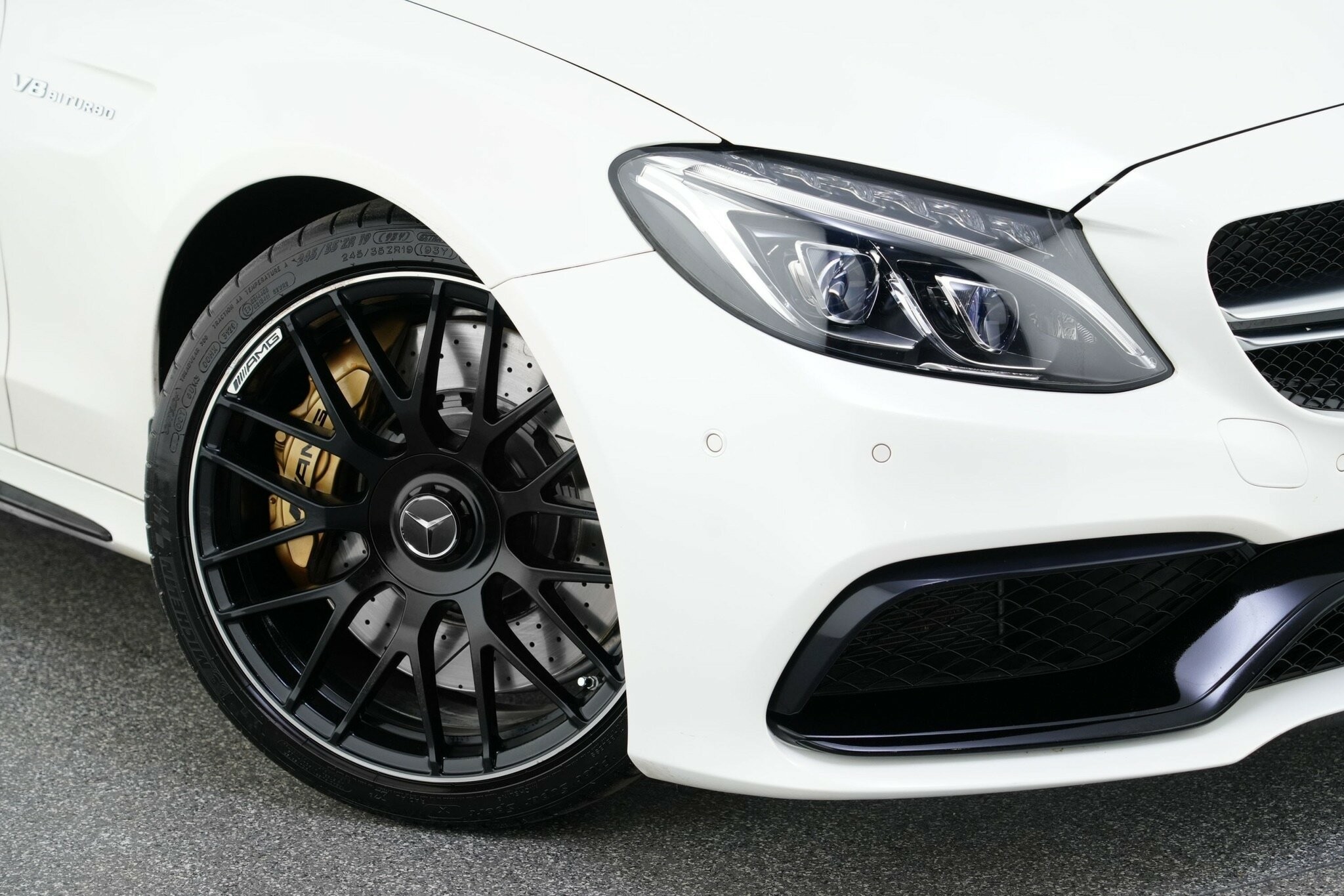 Mercedes Benz C-class image 2