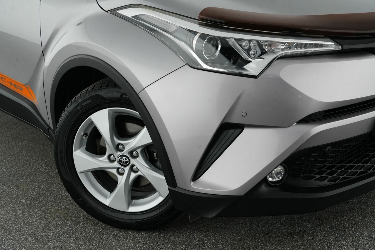 Toyota C-hr image 2