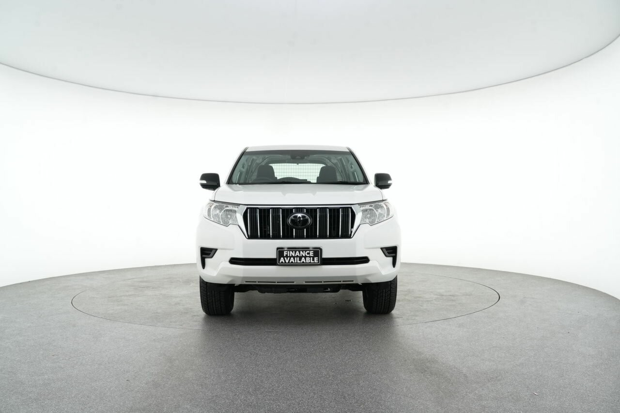 Toyota Landcruiser Prado image 3